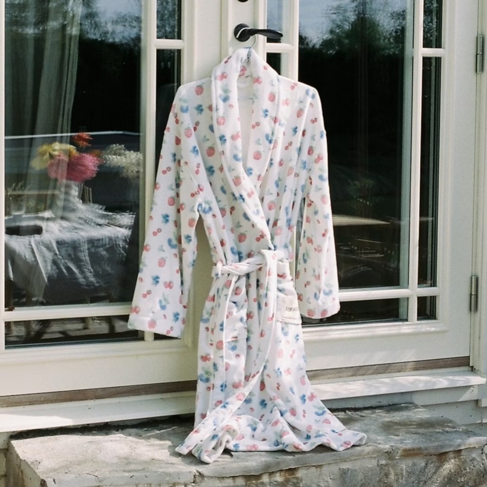 djerf avenue berry robe